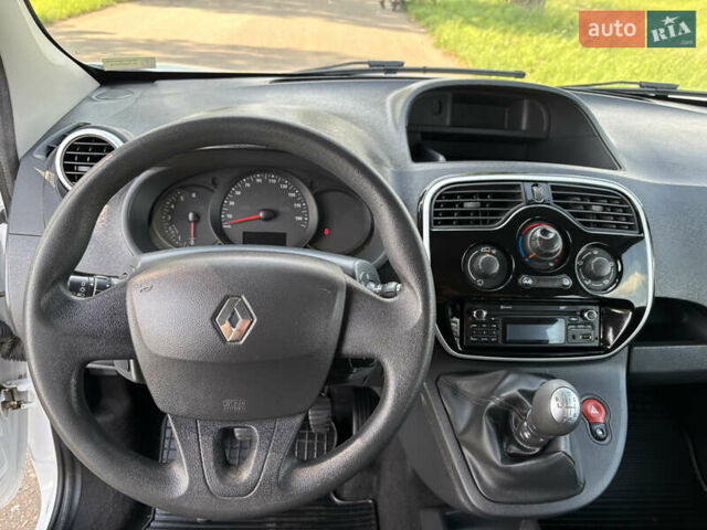 Белый Рено Кенгу, объемом двигателя 1.5 л и пробегом 235 тыс. км за 13200 $, фото 33 на Automoto.ua