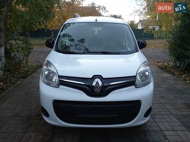 Рено Кенгу 2017 в Киеве на Automoto.ua Белый Рено Кенгу, объемом двигателя 1.5 л и пробегом 260 тыс. км за 11400 $, фото 25 на Automoto.ua