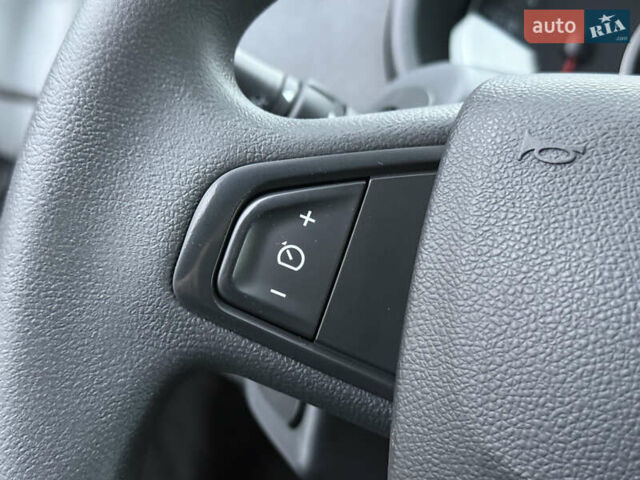 Белый Рено Кенгу, объемом двигателя 1.46 л и пробегом 201 тыс. км за 12700 $, фото 42 на Automoto.ua