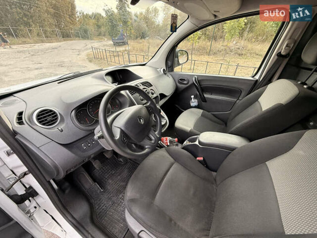 Белый Рено Кенгу, объемом двигателя 1.46 л и пробегом 245 тыс. км за 7700 $, фото 4 на Automoto.ua