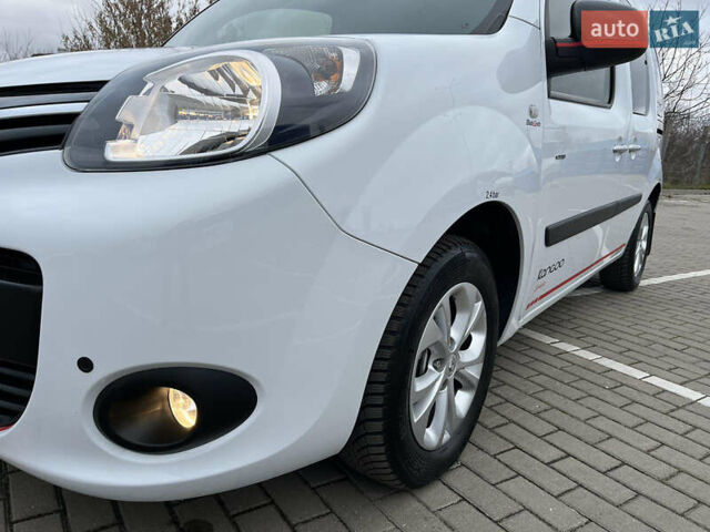 Білий Рено Кєнгу, об'ємом двигуна 1.5 л та пробігом 180 тис. км за 13700 $, фото 12 на Automoto.ua