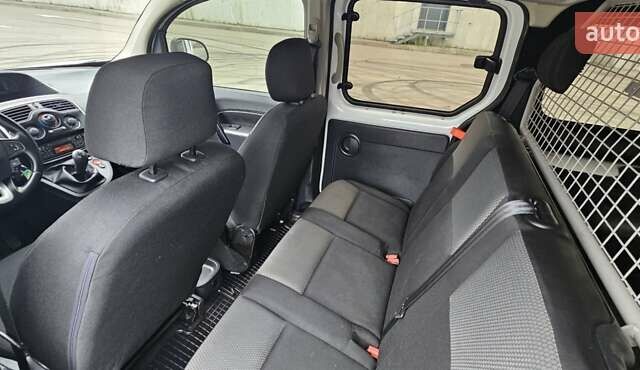 Білий Рено Кєнгу, об'ємом двигуна 1.46 л та пробігом 131 тис. км за 13300 $, фото 25 на Automoto.ua