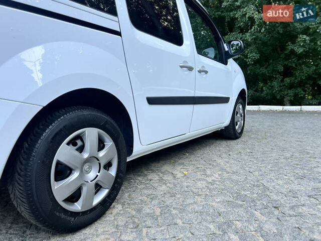 Белый Рено Кенгу, объемом двигателя 1.5 л и пробегом 189 тыс. км за 12350 $, фото 15 на Automoto.ua