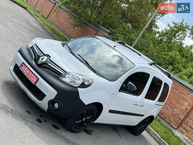 Белый Рено Кенгу, объемом двигателя 1.5 л и пробегом 172 тыс. км за 12999 $, фото 9 на Automoto.ua
