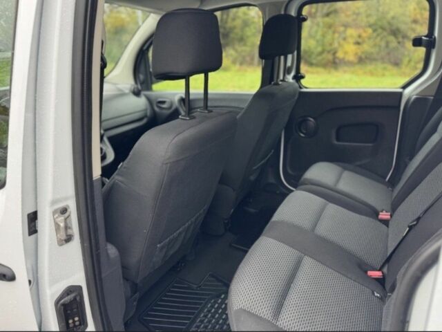 Білий Рено Кєнгу, об'ємом двигуна 1.5 л та пробігом 127 тис. км за 307 $, фото 6 на Automoto.ua