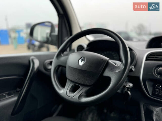 Белый Рено Кенгу, объемом двигателя 1.5 л и пробегом 71 тыс. км за 14700 $, фото 52 на Automoto.ua