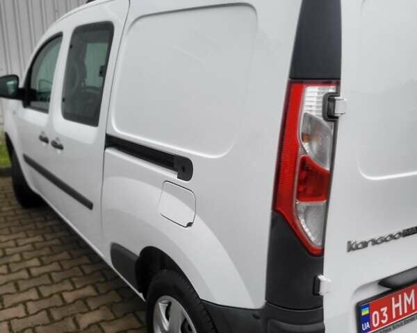 Белый Рено Кенгу, объемом двигателя 1.5 л и пробегом 200 тыс. км за 12900 $, фото 12 на Automoto.ua