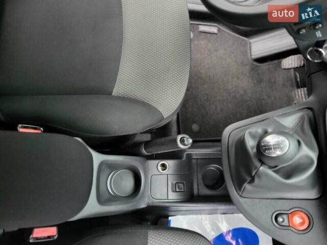 Белый Рено Кенгу, объемом двигателя 1.5 л и пробегом 200 тыс. км за 12900 $, фото 26 на Automoto.ua