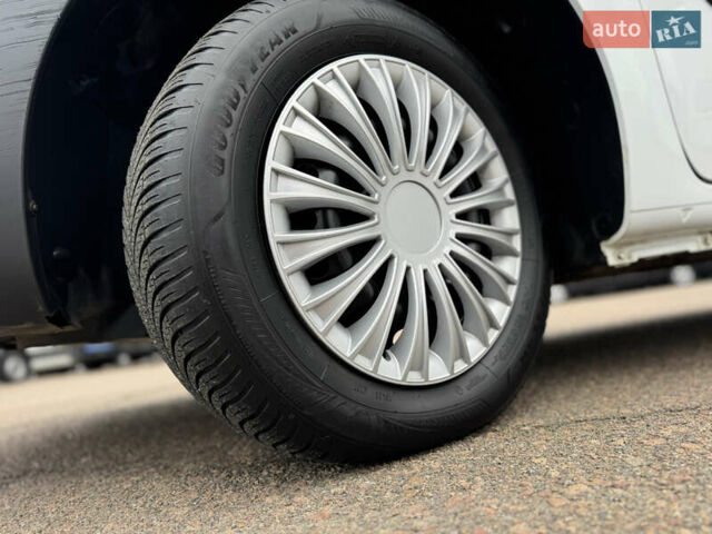 Белый Рено Кенгу, объемом двигателя 1.5 л и пробегом 71 тыс. км за 14700 $, фото 15 на Automoto.ua