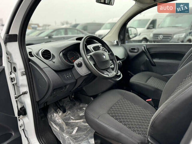 Белый Рено Кенгу, объемом двигателя 1.5 л и пробегом 71 тыс. км за 14700 $, фото 86 на Automoto.ua