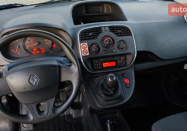 Белый Рено Кенгу, объемом двигателя 1.5 л и пробегом 140 тыс. км за 10000 $, фото 26 на Automoto.ua