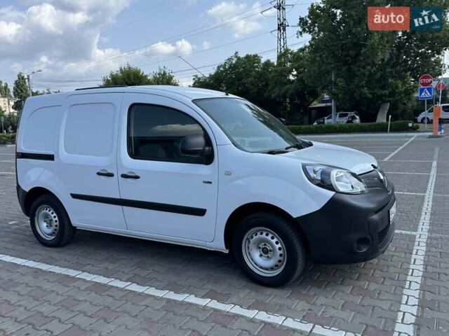 Белый Рено Кенгу, объемом двигателя 0 л и пробегом 107 тыс. км за 10000 $, фото 9 на Automoto.ua