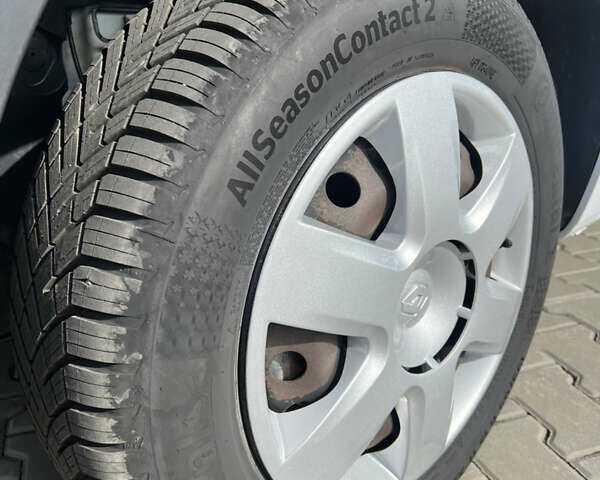 Белый Рено Кенгу, объемом двигателя 0 л и пробегом 18 тыс. км за 9700 $, фото 4 на Automoto.ua