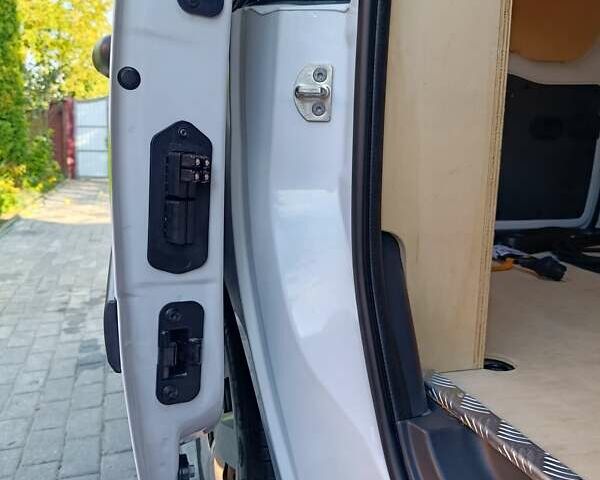 Білий Рено Кєнгу, об'ємом двигуна 0 л та пробігом 15 тис. км за 10200 $, фото 43 на Automoto.ua