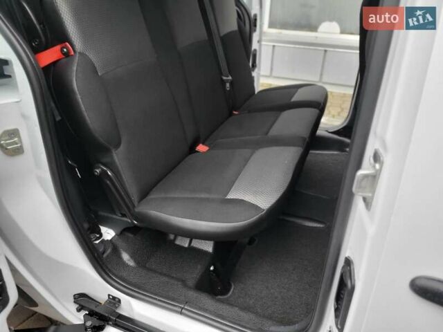 Белый Рено Кенгу, объемом двигателя 1.5 л и пробегом 200 тыс. км за 12900 $, фото 30 на Automoto.ua