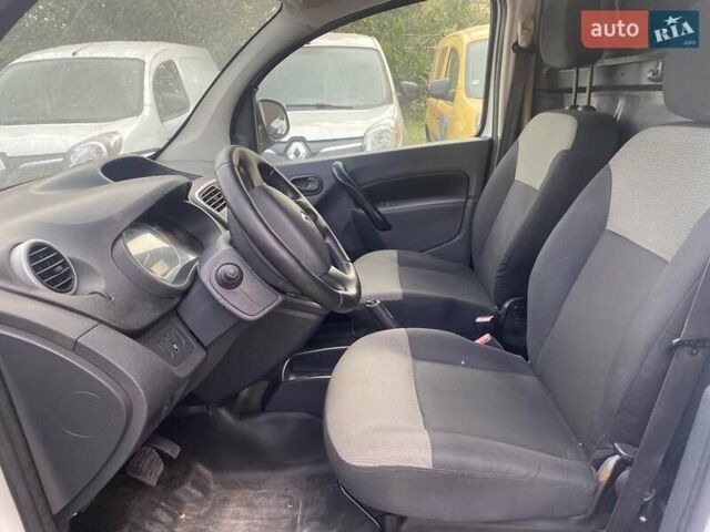 Білий Рено Кєнгу, об'ємом двигуна 0 л та пробігом 75 тис. км за 8500 $, фото 4 на Automoto.ua