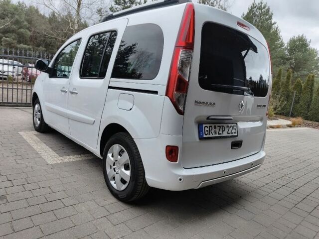 Белый Рено Кенгу, объемом двигателя 1.5 л и пробегом 125 тыс. км за 6170 $, фото 8 на Automoto.ua