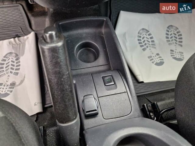 Белый Рено Кенгу, объемом двигателя 0 л и пробегом 105 тыс. км за 9100 $, фото 30 на Automoto.ua