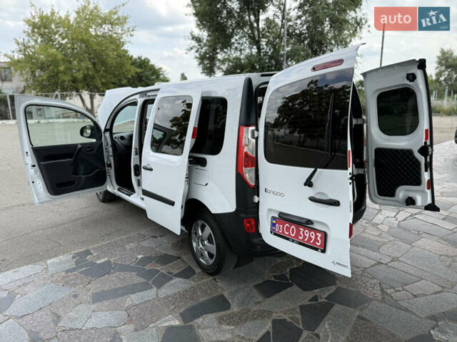 Белый Рено Кенгу, объемом двигателя 1.5 л и пробегом 117 тыс. км за 12999 $, фото 103 на Automoto.ua