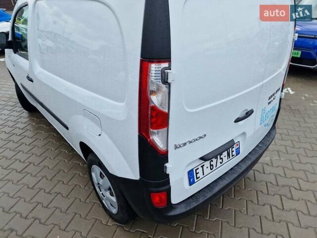 Белый Рено Кенгу, объемом двигателя 0 л и пробегом 105 тыс. км за 9100 $, фото 15 на Automoto.ua