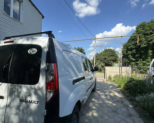 Белый Рено Кенгу, объемом двигателя 1.5 л и пробегом 270 тыс. км за 13500 $, фото 6 на Automoto.ua