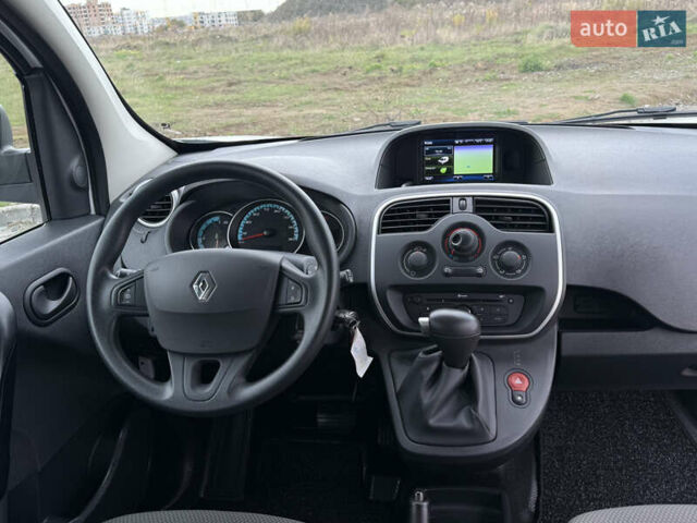 Белый Рено Кенгу, объемом двигателя 0 л и пробегом 11 тыс. км за 14799 $, фото 35 на Automoto.ua