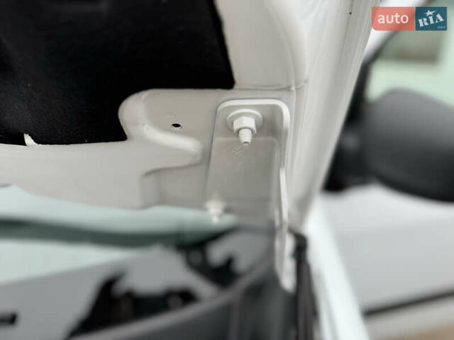 Белый Рено Кенгу, объемом двигателя 1.5 л и пробегом 71 тыс. км за 14700 $, фото 95 на Automoto.ua