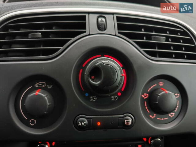 Білий Рено Кєнгу, об'ємом двигуна 0 л та пробігом 36 тис. км за 14200 $, фото 20 на Automoto.ua