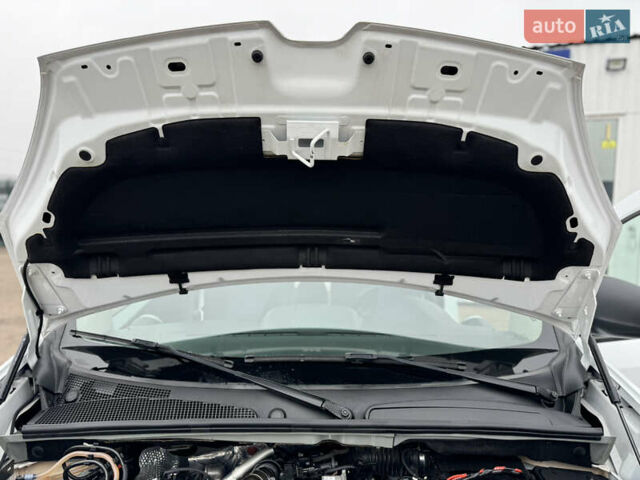 Белый Рено Кенгу, объемом двигателя 1.5 л и пробегом 71 тыс. км за 14700 $, фото 89 на Automoto.ua