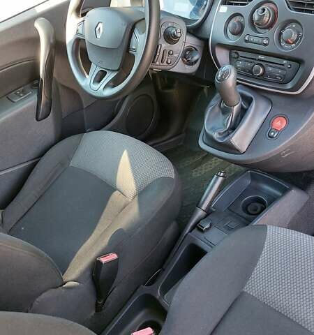 Белый Рено Кенгу, объемом двигателя 1.5 л и пробегом 253 тыс. км за 9400 $, фото 10 на Automoto.ua