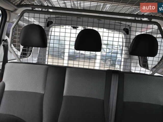 Рено Кенгу 2018 в Киеве на Automoto.ua Белый Рено Кенгу, объемом двигателя 1.5 л и пробегом 157 тыс. км за 15500 $, фото 58 на Automoto.ua