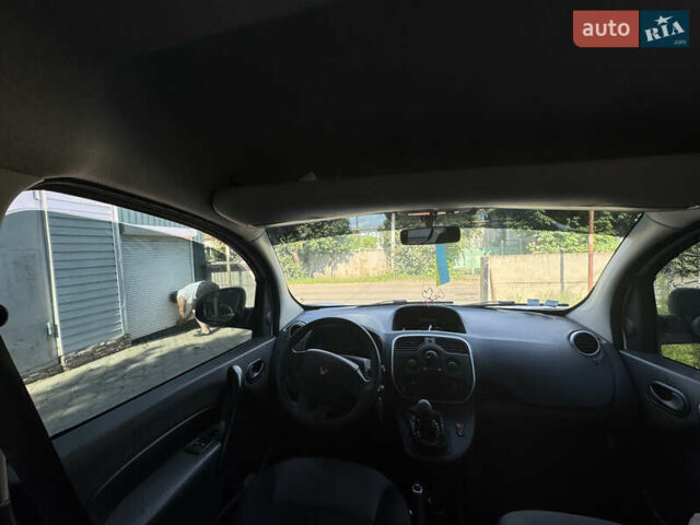 Белый Рено Кенгу, объемом двигателя 1.5 л и пробегом 270 тыс. км за 13500 $, фото 9 на Automoto.ua