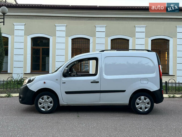 Белый Рено Кенгу, объемом двигателя 0 л и пробегом 32 тыс. км за 9300 $, фото 9 на Automoto.ua