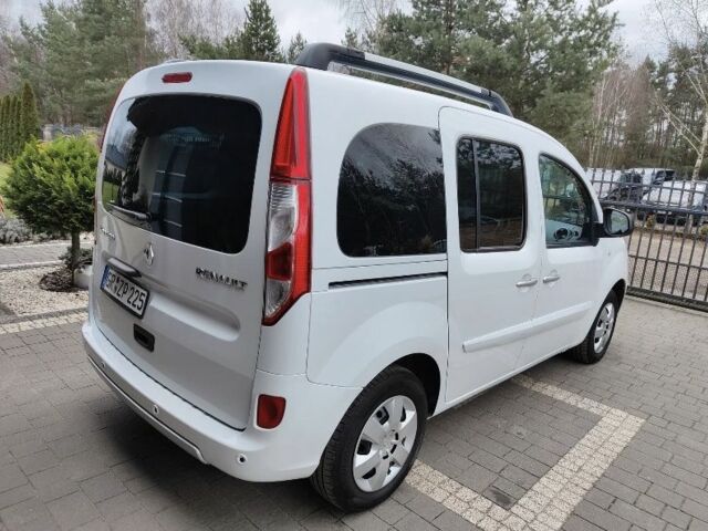 Белый Рено Кенгу, объемом двигателя 1.5 л и пробегом 125 тыс. км за 6170 $, фото 3 на Automoto.ua