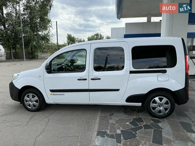 Белый Рено Кенгу, объемом двигателя 1.5 л и пробегом 117 тыс. км за 12999 $, фото 28 на Automoto.ua