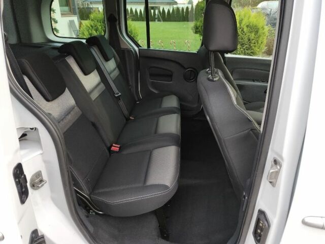 Белый Рено Кенгу, объемом двигателя 1.5 л и пробегом 125 тыс. км за 6170 $, фото 19 на Automoto.ua