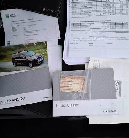 Білий Рено Кєнгу, об'ємом двигуна 1.5 л та пробігом 238 тис. км за 11800 $, фото 4 на Automoto.ua