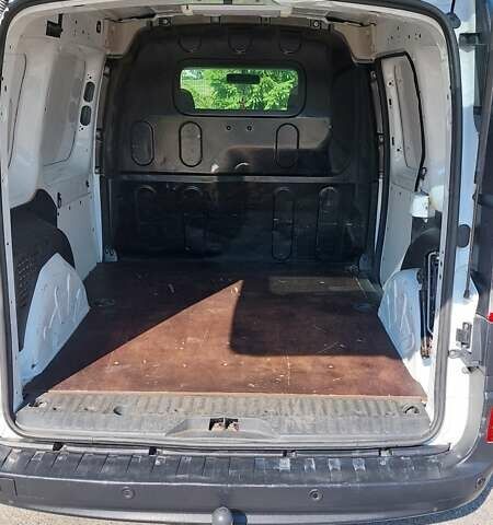 Белый Рено Кенгу, объемом двигателя 1.5 л и пробегом 253 тыс. км за 9400 $, фото 15 на Automoto.ua