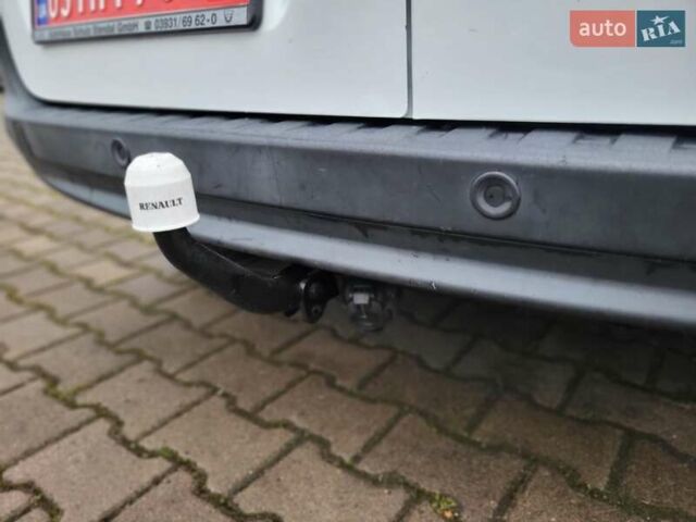 Белый Рено Кенгу, объемом двигателя 1.5 л и пробегом 200 тыс. км за 12900 $, фото 22 на Automoto.ua