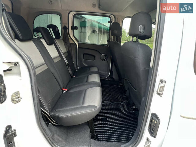 Белый Рено Кенгу, объемом двигателя 1.5 л и пробегом 172 тыс. км за 12999 $, фото 44 на Automoto.ua