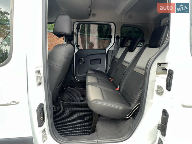 Белый Рено Кенгу, объемом двигателя 1.5 л и пробегом 172 тыс. км за 12999 $, фото 40 на Automoto.ua