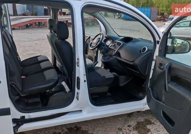 Белый Рено Кенгу, объемом двигателя 1.5 л и пробегом 140 тыс. км за 10000 $, фото 29 на Automoto.ua