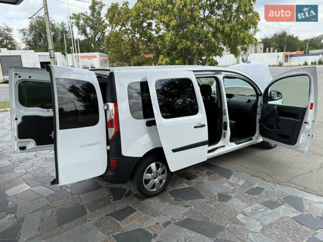 Белый Рено Кенгу, объемом двигателя 1.5 л и пробегом 117 тыс. км за 12999 $, фото 98 на Automoto.ua