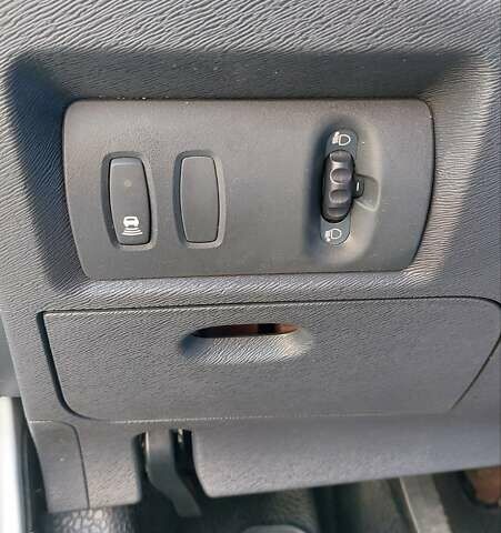 Белый Рено Кенгу, объемом двигателя 1.5 л и пробегом 253 тыс. км за 9400 $, фото 27 на Automoto.ua