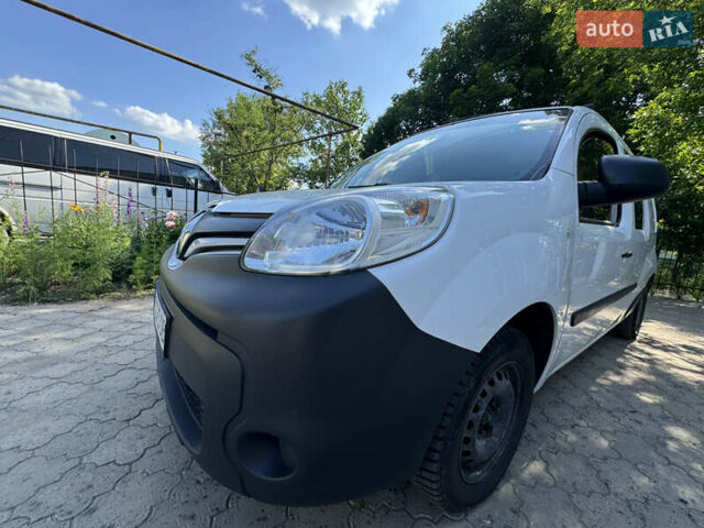 Белый Рено Кенгу, объемом двигателя 1.5 л и пробегом 270 тыс. км за 13500 $, фото 3 на Automoto.ua