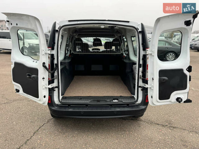 Белый Рено Кенгу, объемом двигателя 1.5 л и пробегом 71 тыс. км за 14700 $, фото 33 на Automoto.ua