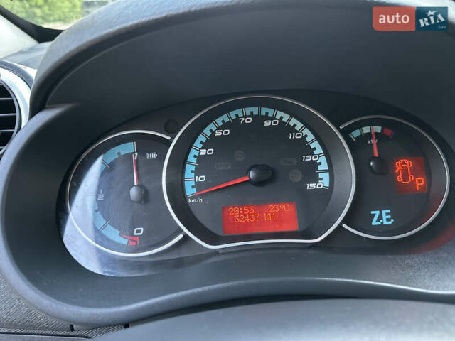 Белый Рено Кенгу, объемом двигателя 0 л и пробегом 32 тыс. км за 9300 $, фото 15 на Automoto.ua