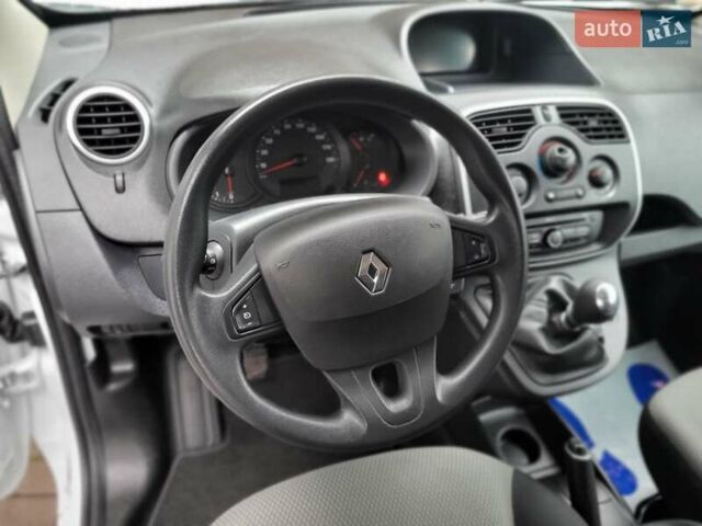 Белый Рено Кенгу, объемом двигателя 1.5 л и пробегом 200 тыс. км за 12900 $, фото 35 на Automoto.ua