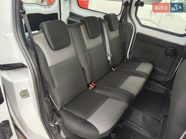 Білий Рено Кєнгу, об'ємом двигуна 0 л та пробігом 36 тис. км за 14200 $, фото 13 на Automoto.ua