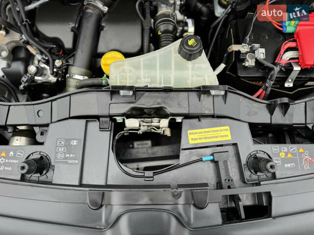 Белый Рено Кенгу, объемом двигателя 1.5 л и пробегом 71 тыс. км за 14700 $, фото 91 на Automoto.ua